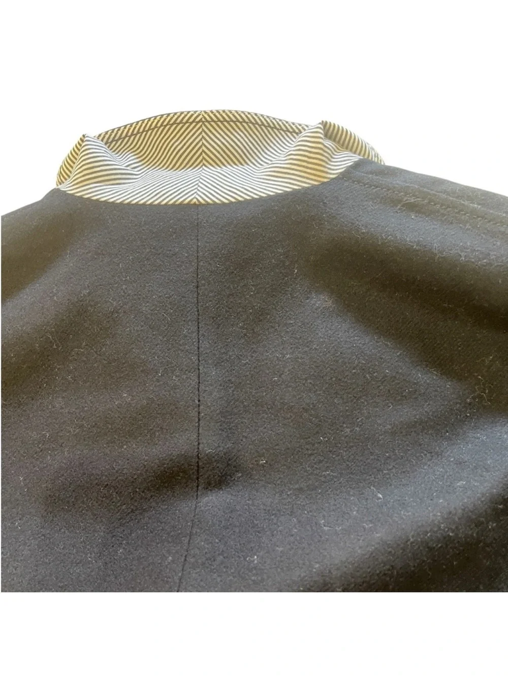 Abercrombie & Fitch Wool Blend Academy Blazer With Crest Navy
Child Large - Picture 7 of 10